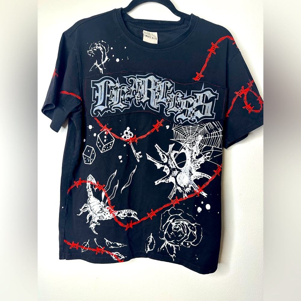 Smoke Rise Risk T-shirt with Rhinestone decal Size Small